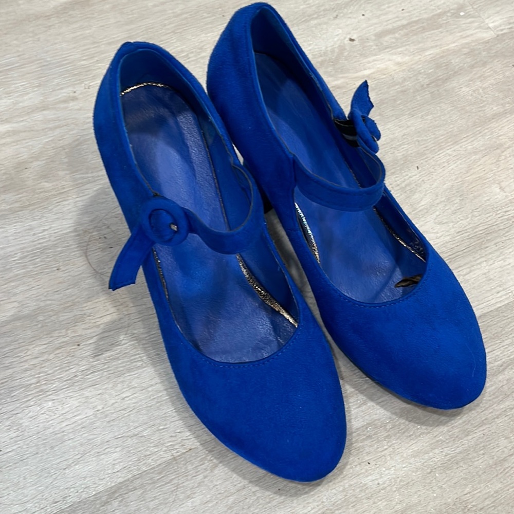 Blue suede shoes
